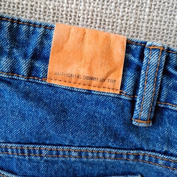 ZARA Authentic Denim by TRF High-Waisted Jean Shorts Size 2 – Classic Blue Wash - Picture 7 of 8